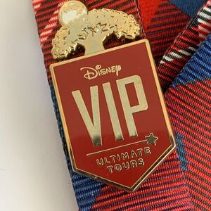 Disney VIP Tours - VIP lanyard medal